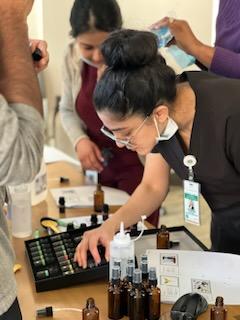 CIFC Health residents mixing aroma therapies